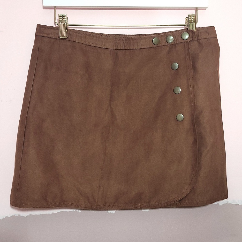 LA Hearts Brown Faux Suede Wrap‎ Mini Skirt Snap Button Front Medium Fall Boho